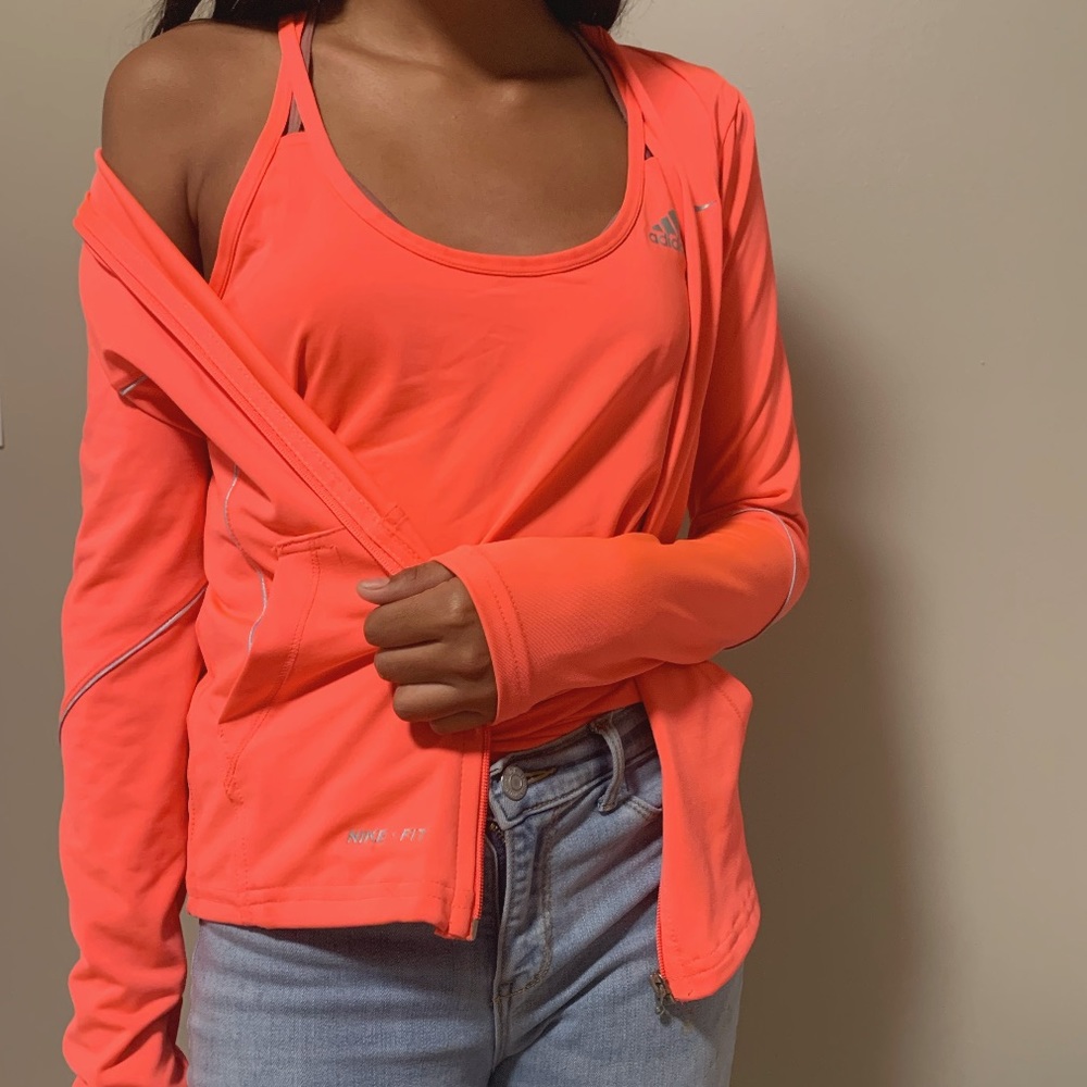 Ｈｏｔ  Ｐｉｎｋ  Ｔａｎｋ  &  Ｗｏｒｋｏｕｔ  Ｓｗｅａｔｅｒ